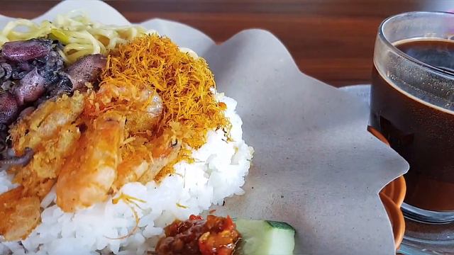 REKOMENDASI NASI MADURA ENAK DI MANUKAN SURABAYA (KANTIN PERJUANGAN) PEDESNYA NAMPOL BANGET смотреть онлайн