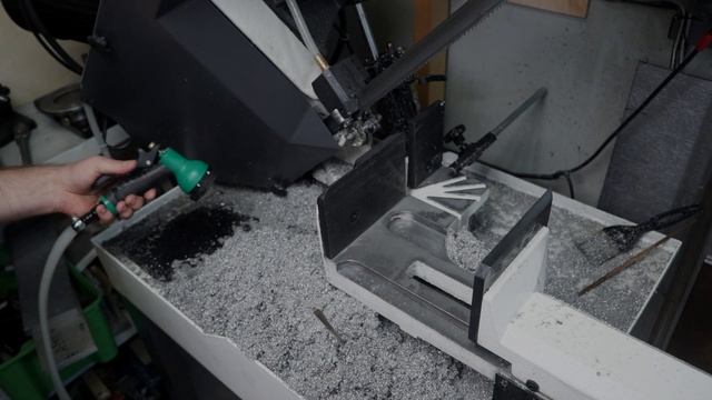 Ленточная пила MetalMater BSM 220E смотреть онлайн