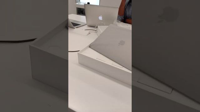 Macbook Air M1 Unboxing! #apple #macbook #m1 #macbookair #unboxing #tech #laptop смотреть онлайн