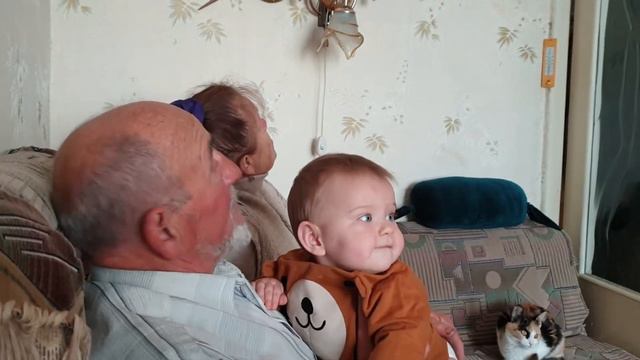 Вася с прадедушкой и прабабушкой смотреть онлайн