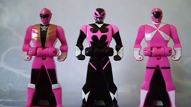 Legendary Psycho Ranger Keys Review (Power Rangers In Space / Super Megaforce Toys) смотреть онлайн