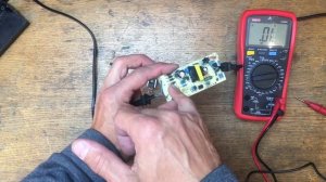 Ремонт зарядки для аккумуляторного опрыскивателя.