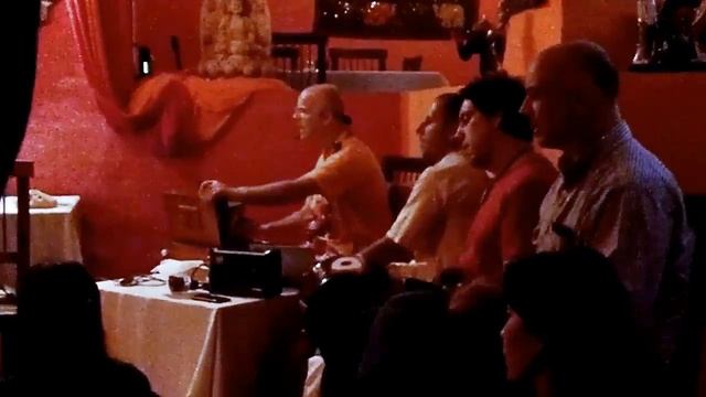 Maha mantra Hare krishna por Bhakti Goura-Vani Goswami - melodia 1 смотреть онлайн