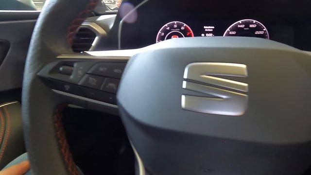 SEAT LEON ST SPORTSTOURER FR LINE COMBI STATION WAGON WALKAROUND AND INTERIOR смотреть онлайн