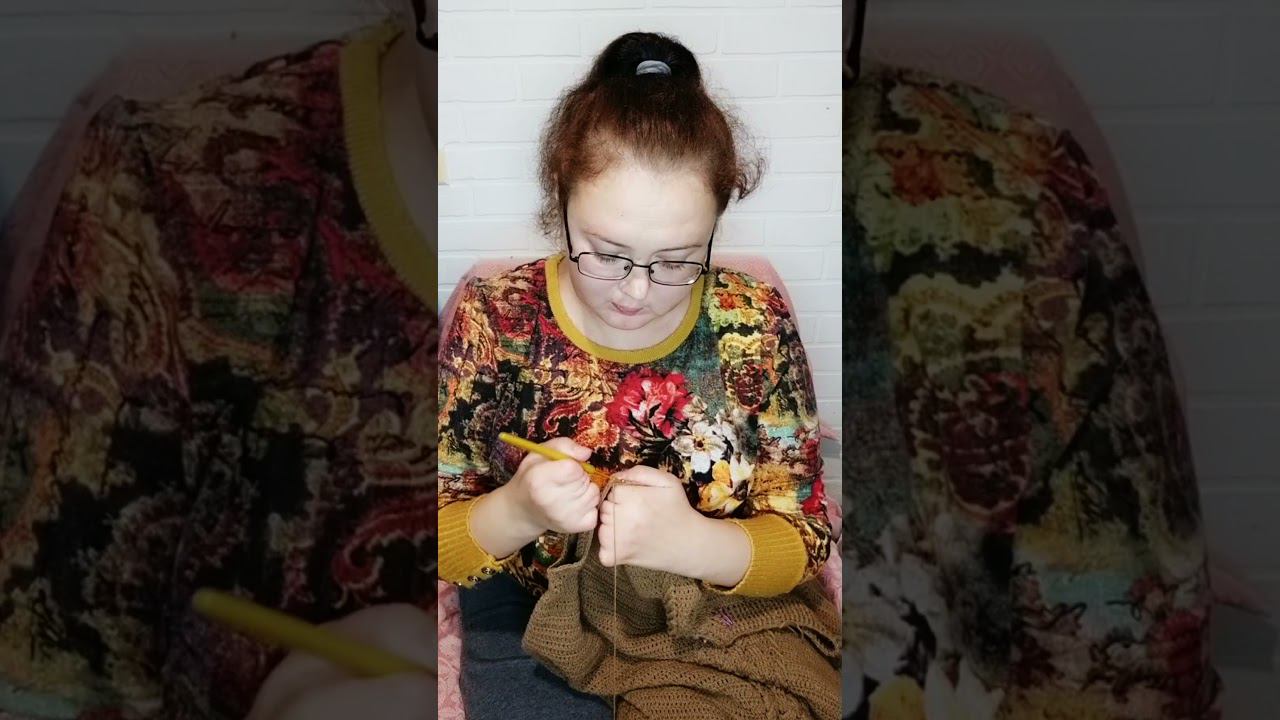 Вяжу Свитер Крючком для Мужа #shorts смотреть онлайн