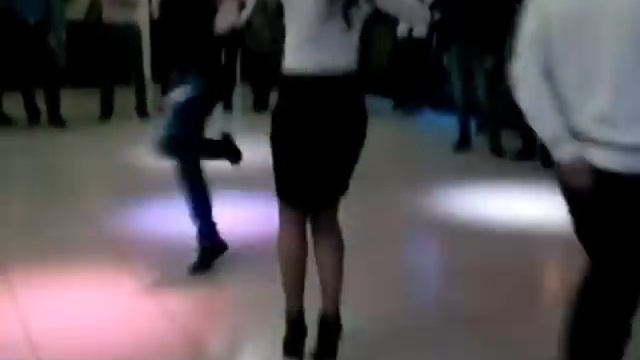 Осетин танцует с Матерью на свадьбе родной сестры !Горец! смотреть онлайн