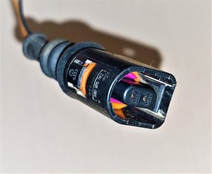 Как разобрать разъём датчика АБС на Ауди