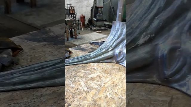 Кованое подстолье с имитацией коры и корней дерева. Как сделать кованое дерево смотреть онлайн