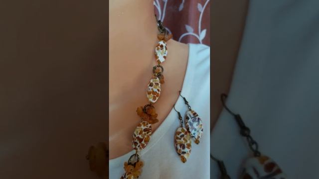 Янтарь - скоро осень, господа, скоро осень... (описание ниже) смотреть онлайн