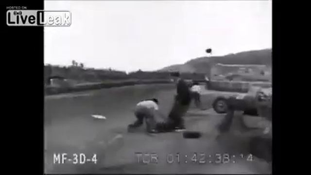 LiveLeak - Vicious Fatal 1936 Racing Crash смотреть онлайн