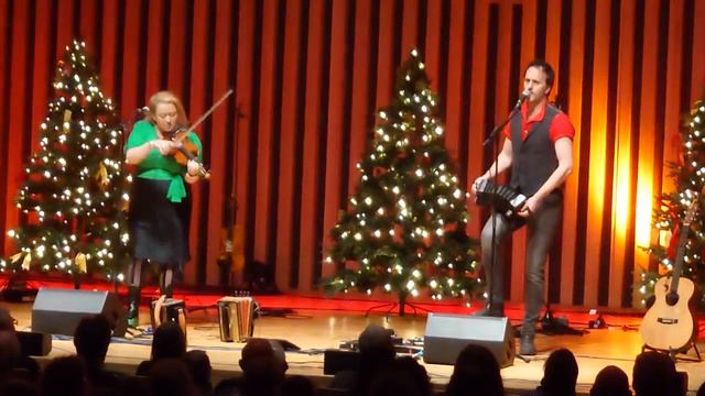 Eliza Carthy & Jon Boden - Mount Zion (While Shepherds) Manchester The Stoller Hall - 08/12/23 смотреть онлайн