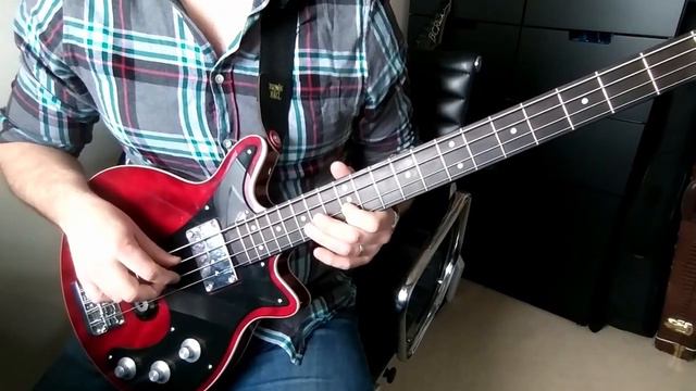 Queen - Sail Away Sweet Sister Bass Cover смотреть онлайн