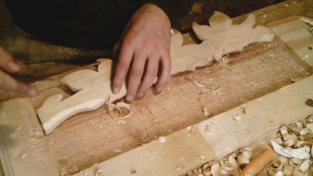 Угловая полочка для икон, виноградная гроздь. смотреть онлайн