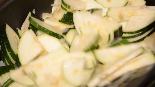 Запеканка из кабачков и помидоров с сыром. смотреть онлайн