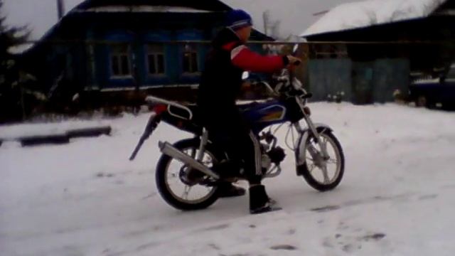 Покатушки зимой на мопеде Альфа 72 кубика смотреть онлайн