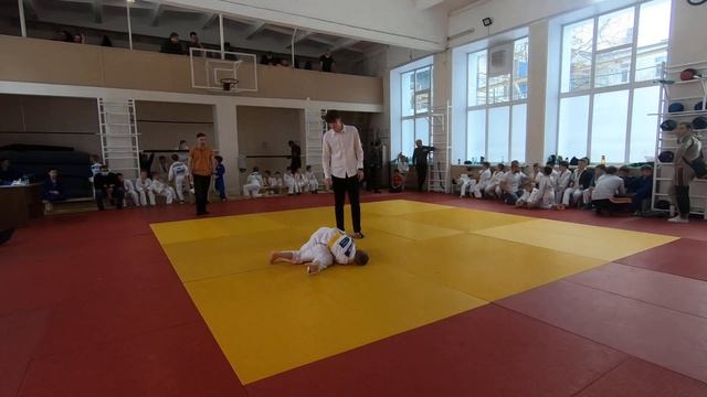 26 кг. Коблов М. (Витязь)- Кондратов К. (Ирбис). Городской турнир по дзюдо «Друзья Детства» смотреть онлайн