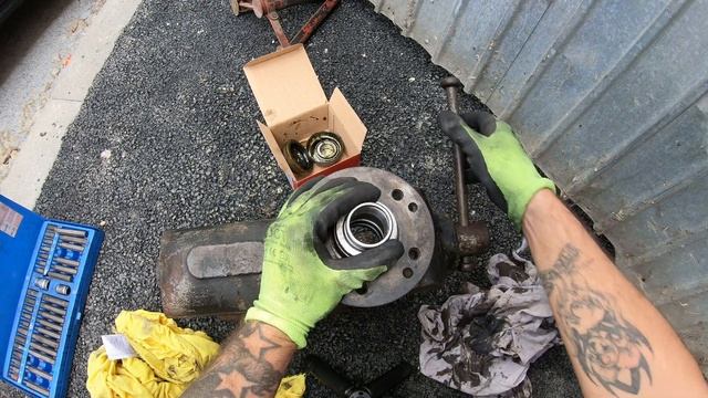 Mercedes CLK W208 front wheel bearing replaced , Vorderradlager , forhjulslager , voorwiel lager ,4 смотреть онлайн