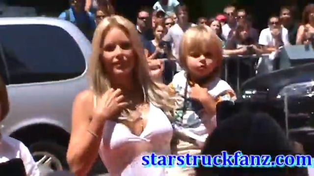 StarStruckFanz.com sees actress and model Gena Lee Nolin at G Force premiere смотреть онлайн