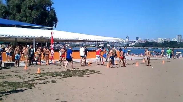 Перетягивание каната на пляже Наутилус смотреть онлайн