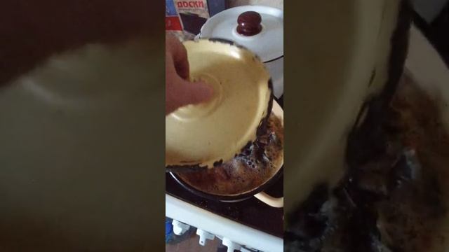 Уборка в доме помыл полы. Приготовление обеда для себя и собаки смотреть онлайн