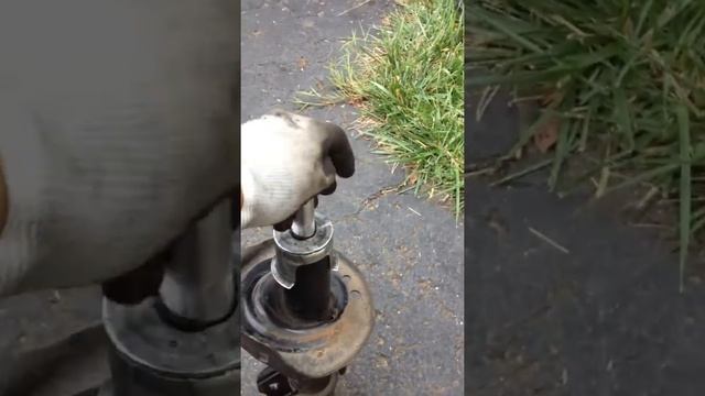 Honda CRV Strut