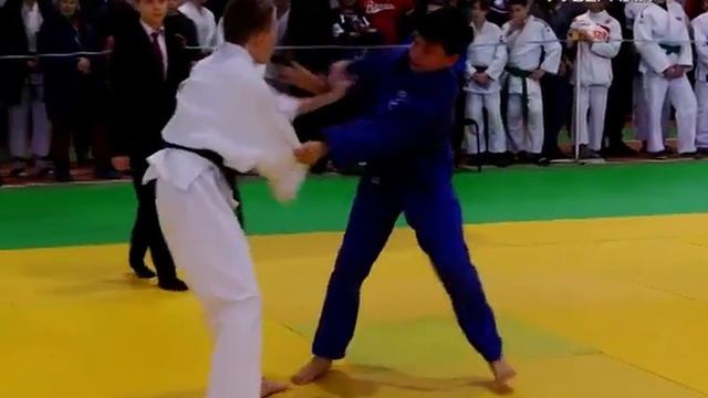 В Самаре состоялось юниорское первенство региона по дзюдо смотреть онлайн