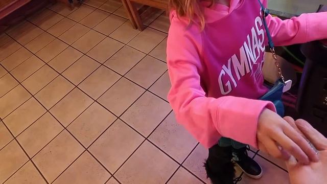 Two wins at Perkins Claw Machine смотреть онлайн