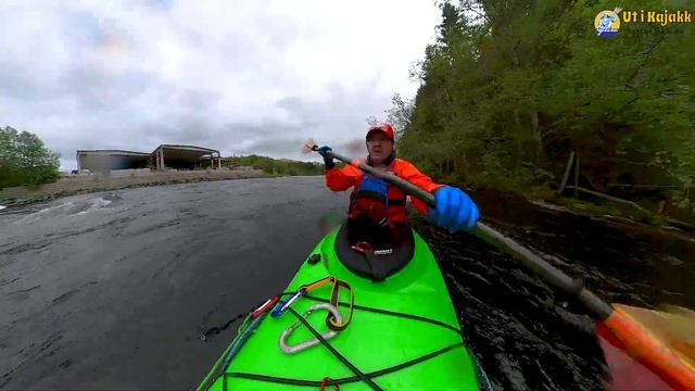 Whitewater river in a sea kayak :) смотреть онлайн