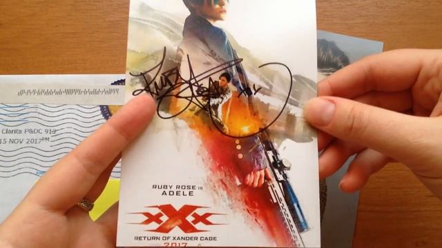 Автограф Руби Роуз (Ruby Rose) смотреть онлайн