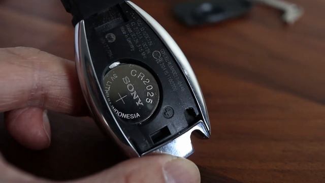 How to Change Battery in Mercedes Key FOB – 2015 Mercedes Key FOB CR 2025 Battery Replacement смотреть онлайн
