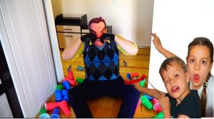 Hello Neighbor ЧЕЛЛЕНДЖ мы против ПРИВЕТ СОСЕДА в Реальной Жизни