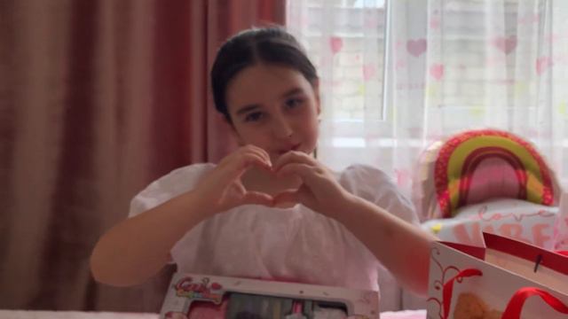 Обзор на подарки со дня рождения Зухры!🎁💕Что подарили на др?🌸 смотреть онлайн