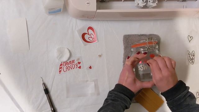 HOW TO APPLY HTS ADHESIVE ON A GLASS JAR: using HTS Adhesive and Cricut Design Space смотреть онлайн