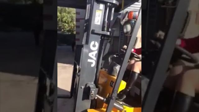Электропогрузчик JAC CPD15. Тест-драйв. Надежда Королева. смотреть онлайн