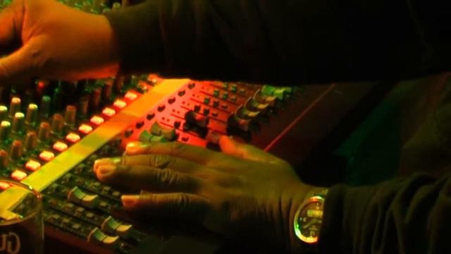 Mad Professor - "Dub Clinic" Wee Dub Festival 2012, The Bongo Club, Edinburgh смотреть онлайн
