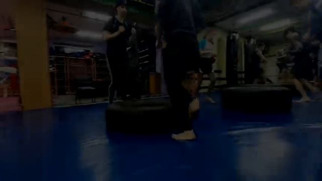Функциональная подготовка боксёра в клубе "Кросс" смотреть онлайн