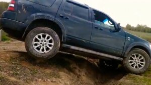 Off-road Ford Explorer 4 V8