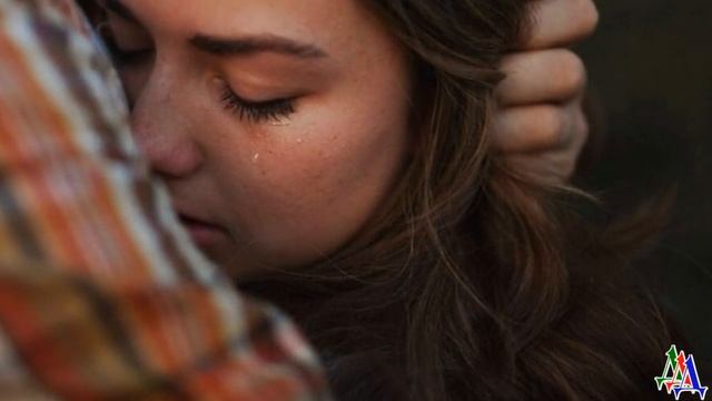 — Ах, ты! Мало того, что квартиру попортила, так ещё моему мужику глазки строишь? Каприз Балерины 1 смотреть онлайн