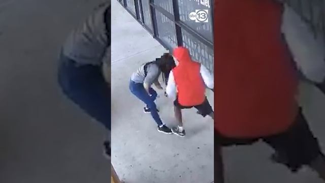 Woman followed, robbed in Bellaire after making large cash withdrawal from bank miles away, HPD say смотреть онлайн