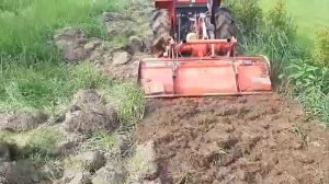 Вспашка японским минитрактором