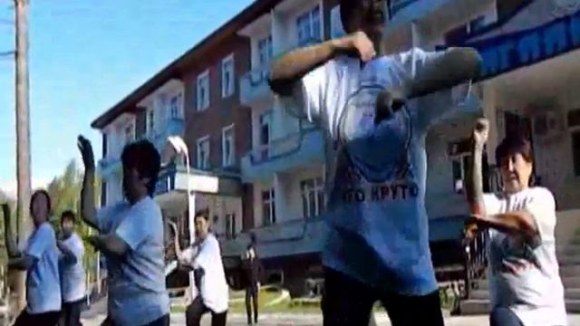 Делай зарядку как мы, делай зарядку вместе с нами!