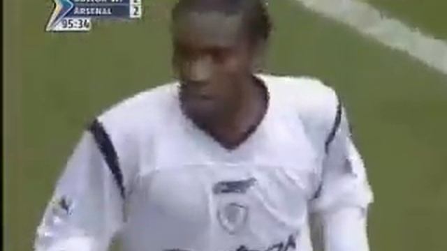 Jay Jay Okocha Skill Vs Arsenal смотреть онлайн