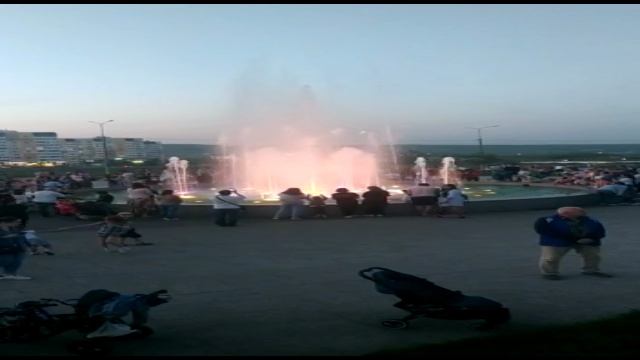 Саратов. Солнечный-2. Фонтан у церкви.