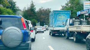 Сочи сегодня. Просела трасса Дагомыс - Сочи в районе Мамайского перевала . Движение затруднено.