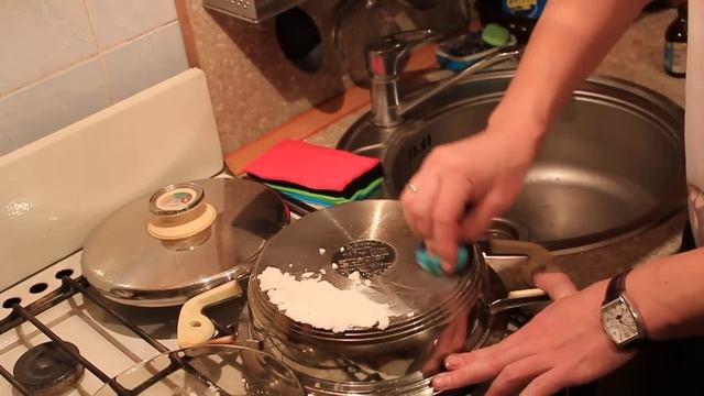 Простой способ очистки сковороды смотреть онлайн