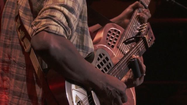 Taj Mahal with Keb’ Mo’ – Diving Duck Blues (Crossroads Eric Clapton Guitar Festival 2013) смотреть онлайн