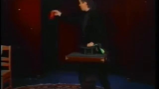 The Fountain of Silks, Шёлковый фонтан в большой платок смотреть онлайн