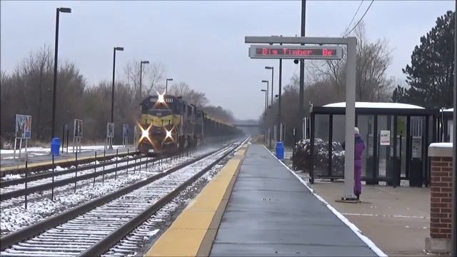 DM&E 6370 Leads The Eastbound Daily 472 Train Past Big Timber Rd. смотреть онлайн
