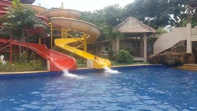 Dreamland Waterpark Bali и свободные горки! смотреть онлайн