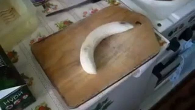 Как разрезать банан за одну секунду! смотреть онлайн